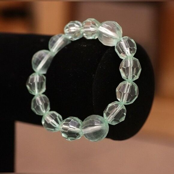 Vintage Y2K Womens Chunky Green Beaded Rhinestone Stretchy Slip On Bracelet 90's - Picture 1 of 4